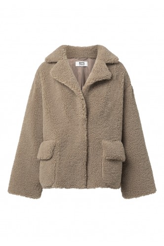BETTA_CORRADI_OVERSIZED_SHEARLING_JACKET_MARIONA_FASHION_CLOTHING_WOMAN_SHOP_ONLINE_A51381